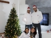 bagnini davanti l'alberto di natale