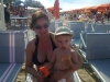 mamma e figlio in spiaggia a gabicce mare